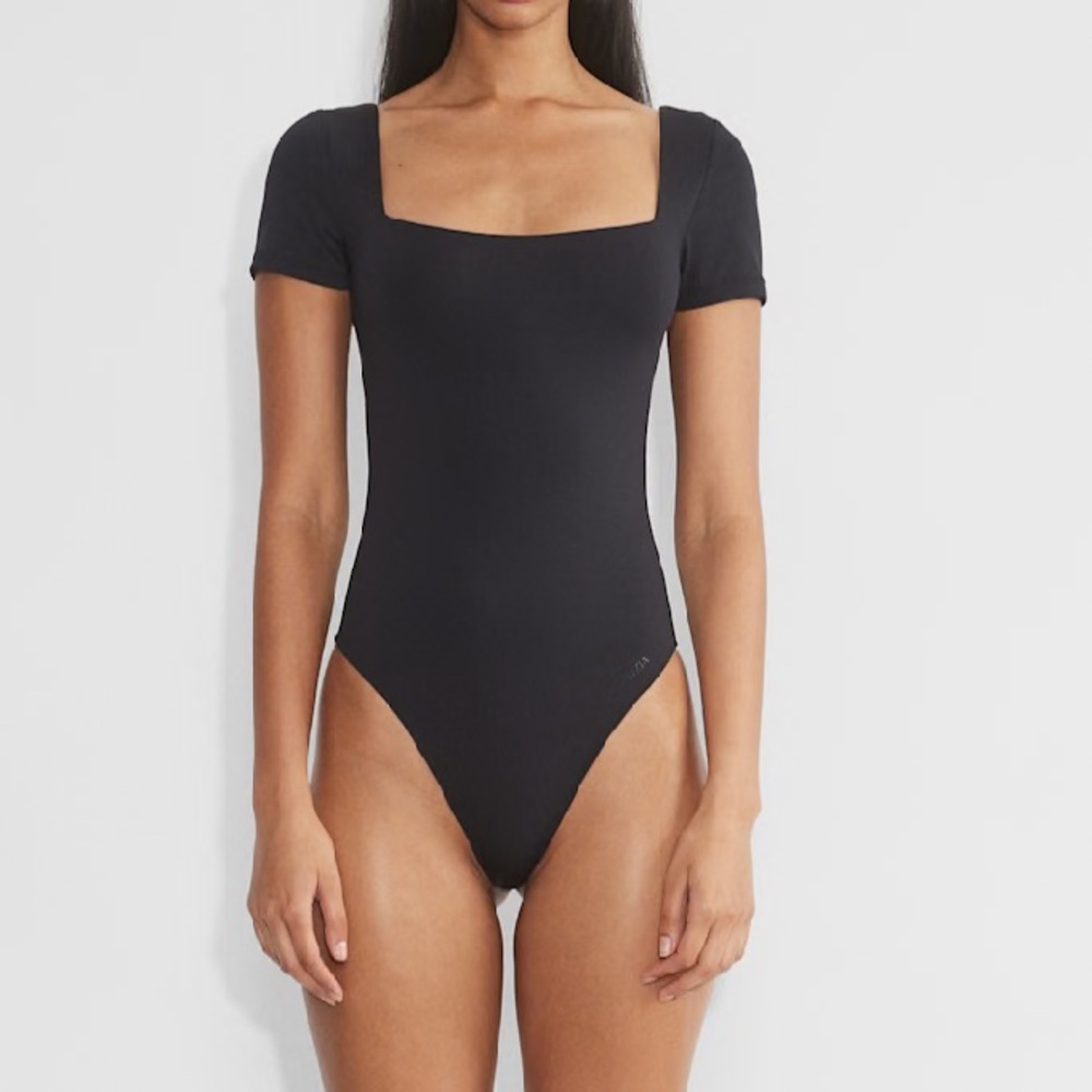 Aritzia Contour Squareneck Bodysuit